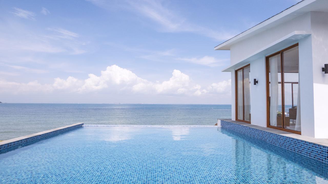 Montigo Resort Nongsa Exterior photo