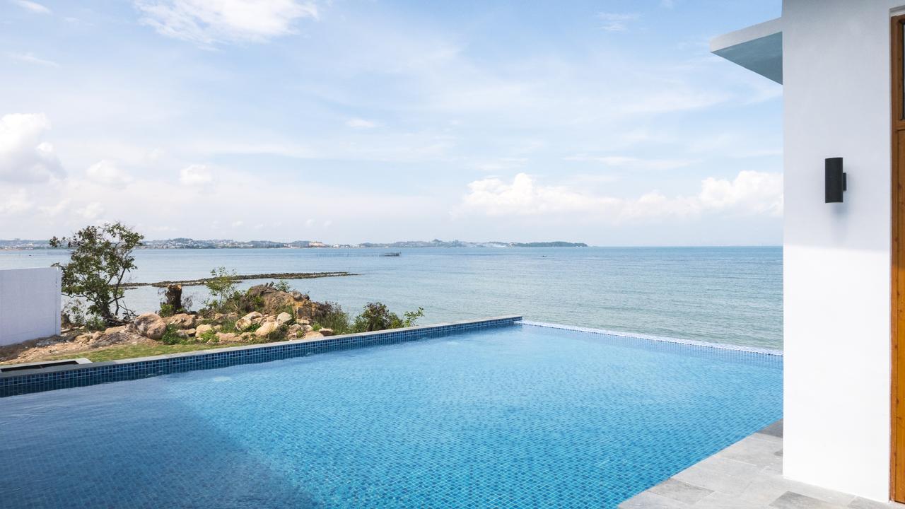 Montigo Resort Nongsa Exterior photo